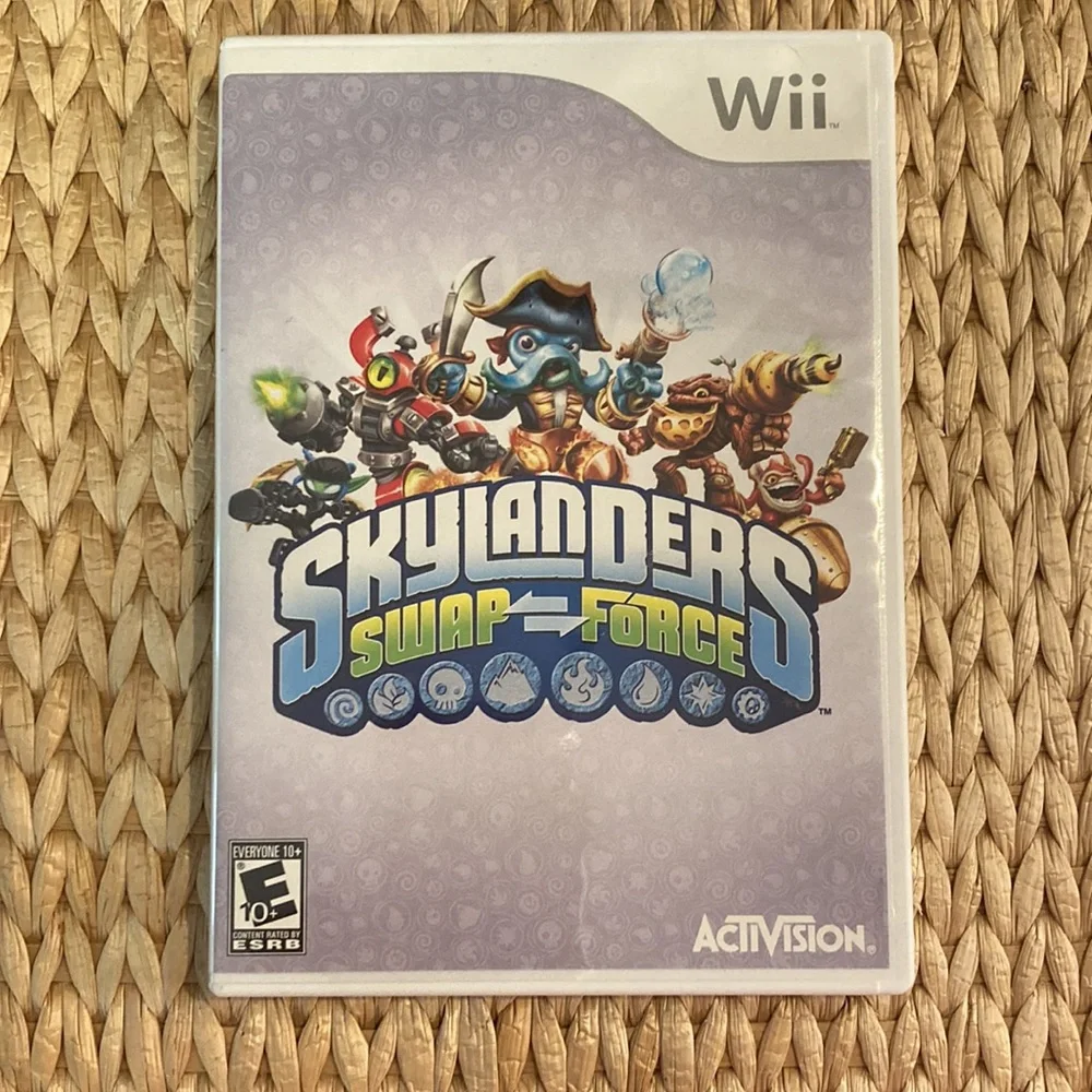 Skylander Swap Force Game and portal of Power for Wii